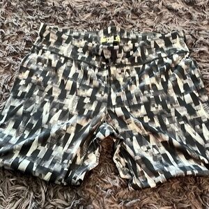 Xersion size Large black and grey graphic design capri leggings.